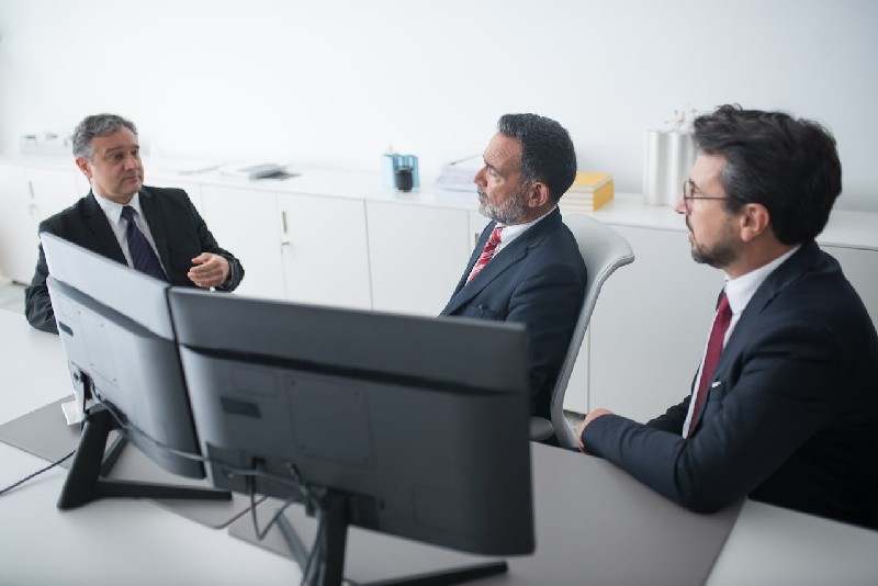 "Tailored language courses with personalized curricula focused on grammar, vocabulary, and communication for legal, medical, academic, and business professionals in English, Spanish, French and German."