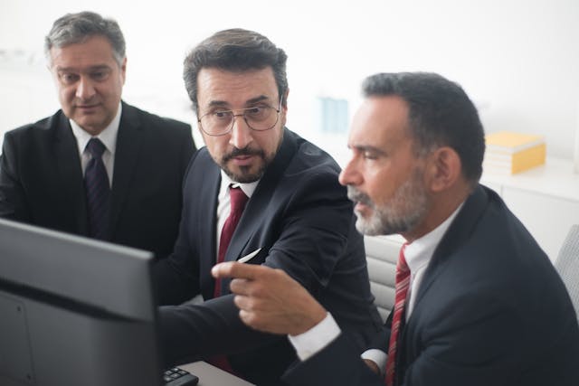 *"Certified legal English coach teaching precise contract drafting terminology to international lawyers - 350fluency"*