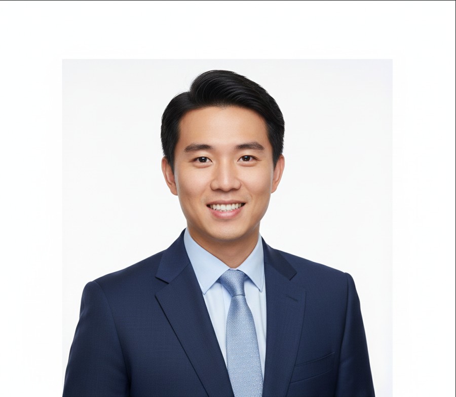 Headshot of Li Wei Tan, an Investment Banker in Singapore, who gained Business English precision and confidence for negotiations and client presentations through 360 Fluency coaching.