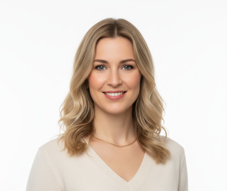 Professional portrait of Sara Conti, a Mechanical Engineer from Switzerland, who improved her technical English communication skills and presentation fluency with 360 Fluency online lessons.